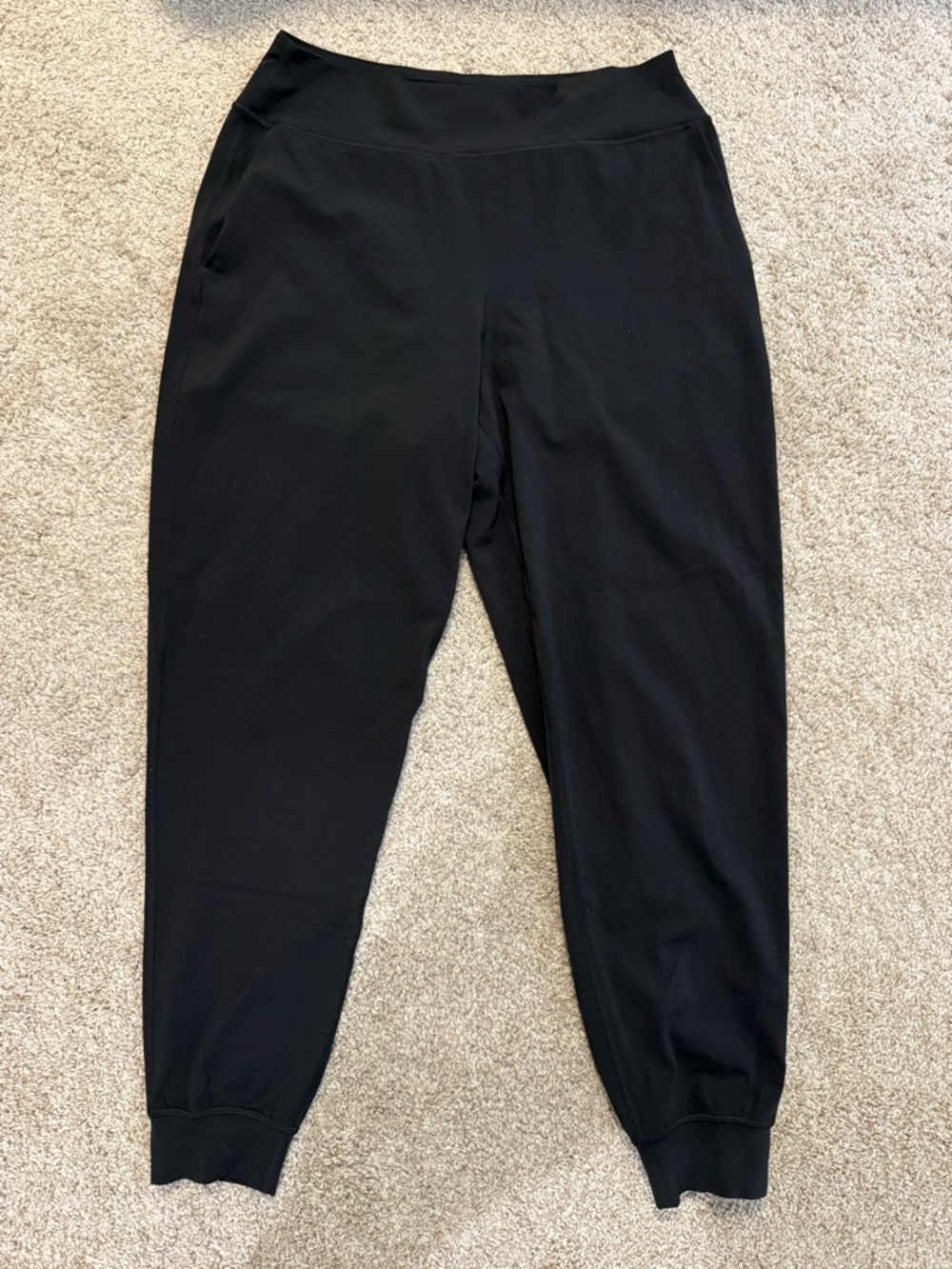 *WORN ONCE* lululemon athletica Black Jogger Leggings - Picture 3 of 7
